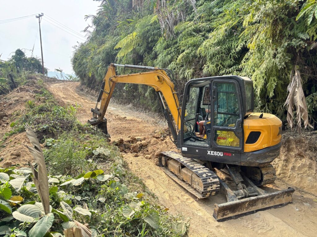 Satgas TMMD ke-130 Terus Bergerak, Pengerukan Jalan Pammulukang Dukung Mobilitas Masyarakat